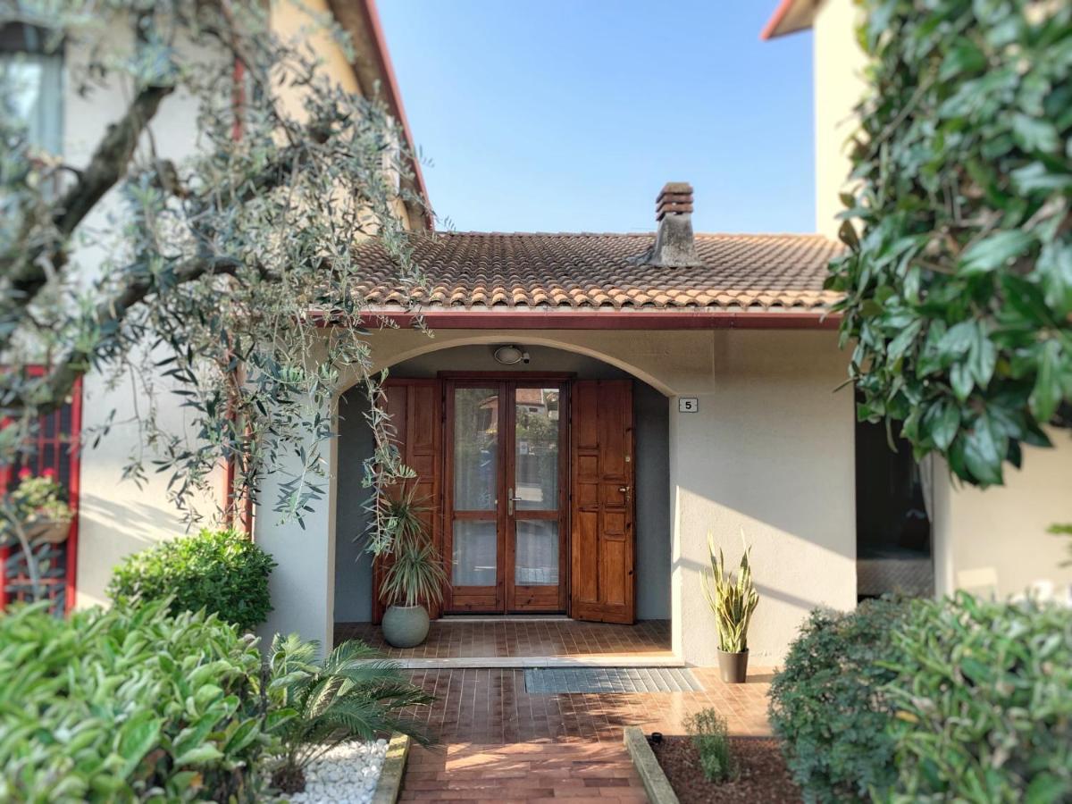 Appartamento Casa Emilia Сирмионе Экстерьер фото